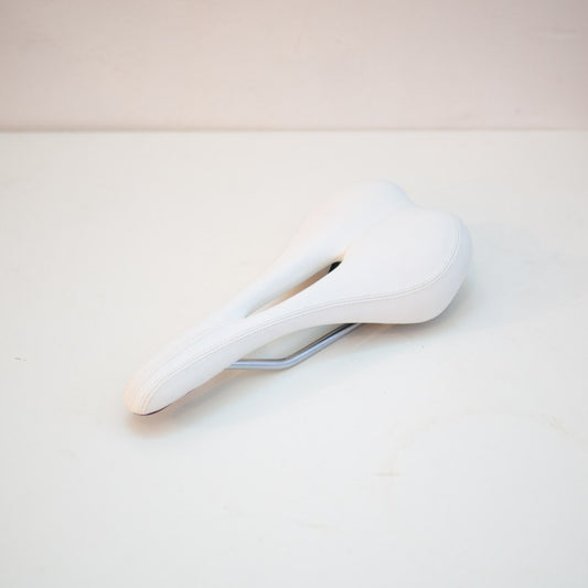 tokyobike faux Swift leather saddle White 人造皮革Swift系列座墊 白色