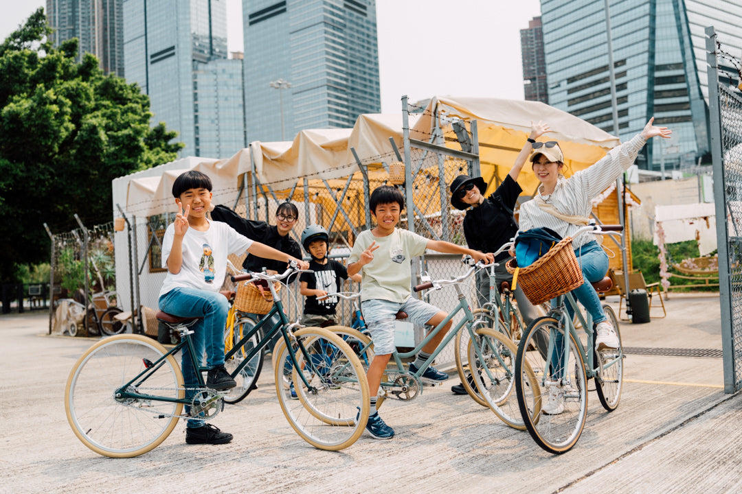 朋友們在西九騎單車
